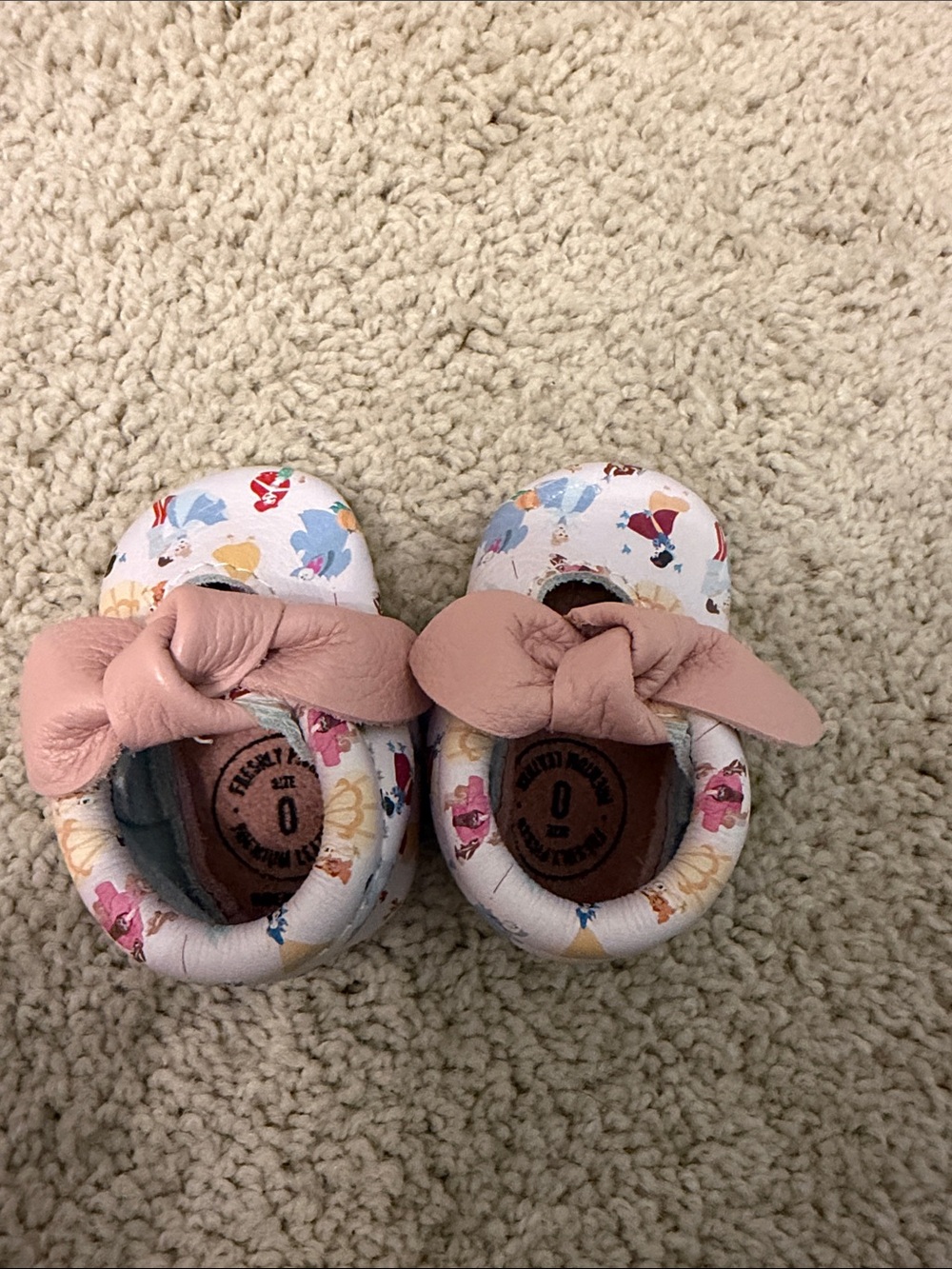 Girls' Disney Princess Print Bow Mary Jane Kids Shoes - Picture 4 of 7